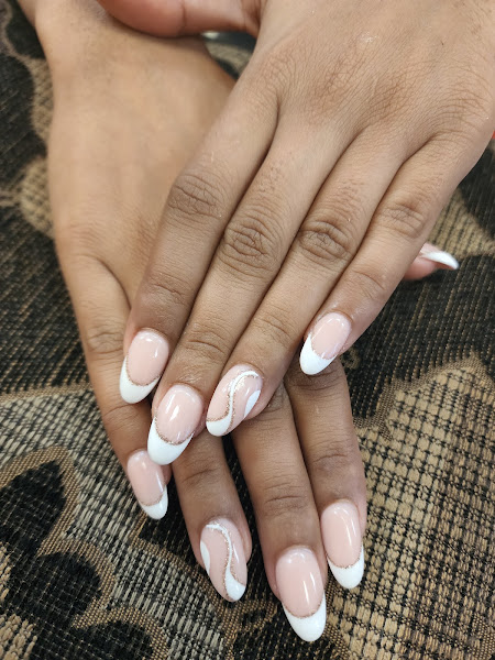 Crystal Nails & Head Spa 4