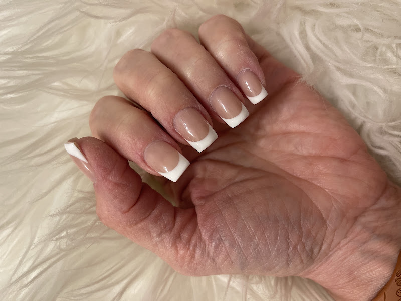 C-R Creative Nails 3