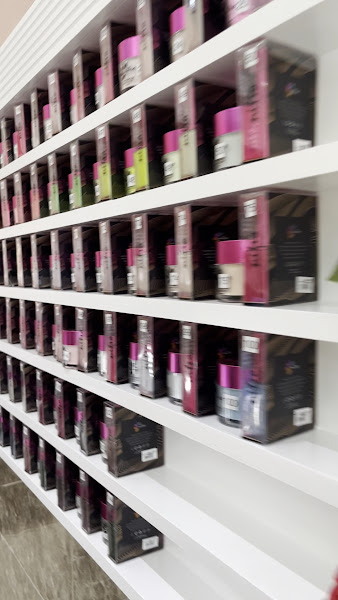LG Nails & Spa 2