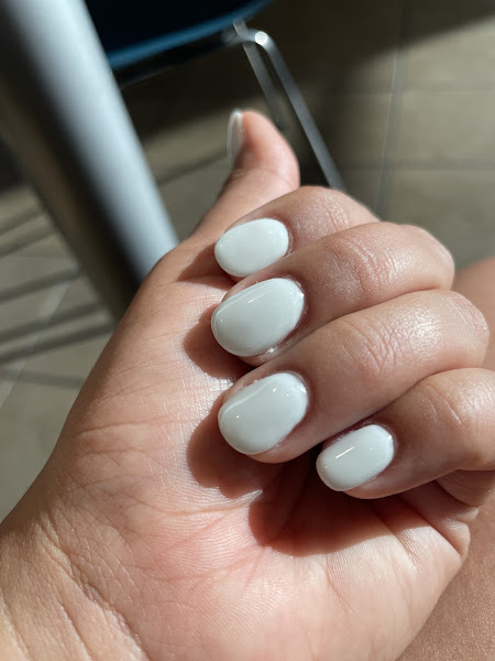LG Nails & Spa 4