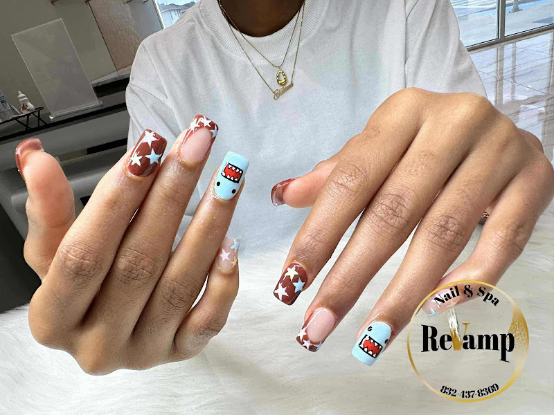 Revamp nails (15% off any services for new customers) 3