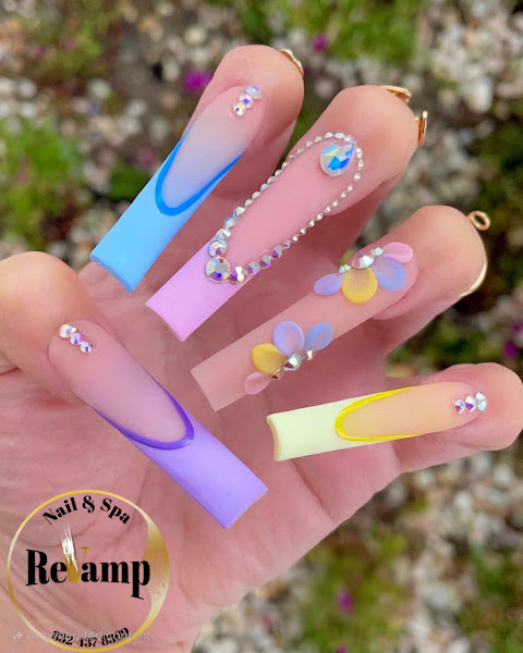 Revamp nails (15% off any services for new customers) 4
