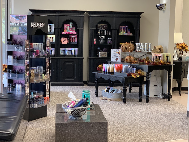 Secrets Salon 3