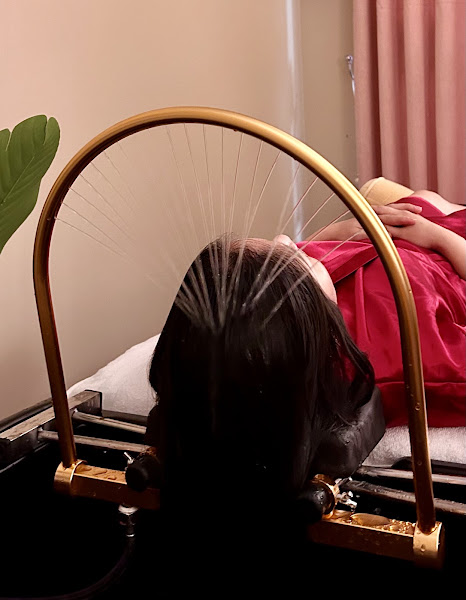 Queenie Beauty & Spa LASHES - WAX - FACIALS - MASSAGE 4