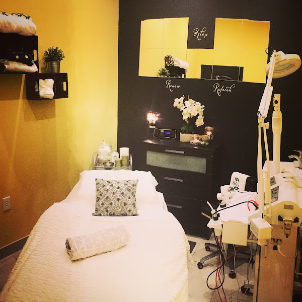 Ginni's Art Salon & Spa 2