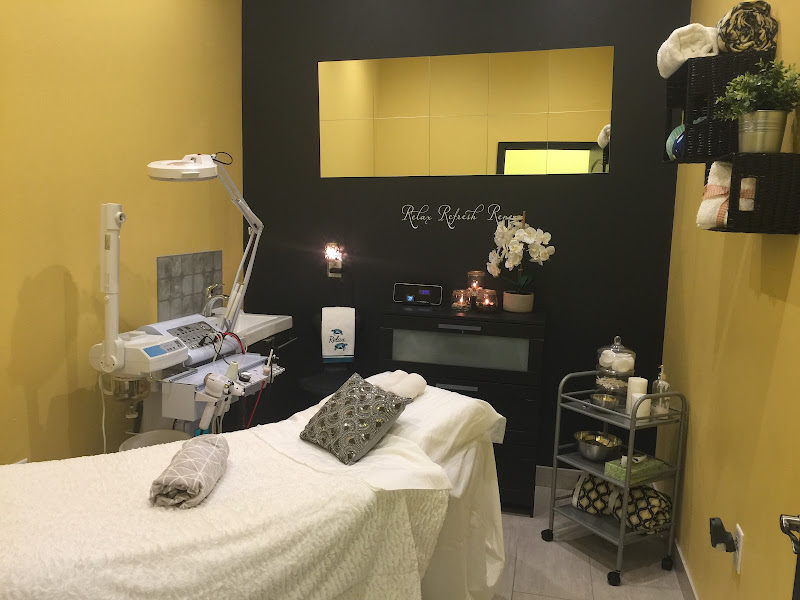 Ginni's Art Salon & Spa 4
