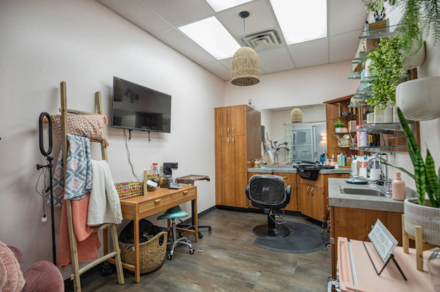 Sola Salons 4