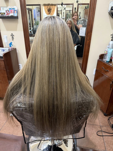 Pari's Gallery Hair Salon & Spa 5
