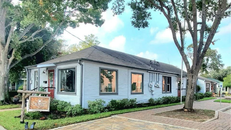 Live Oak Salon 1