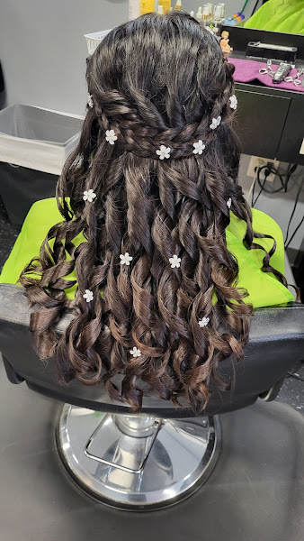 Alvina's Haircuts & Styles 3