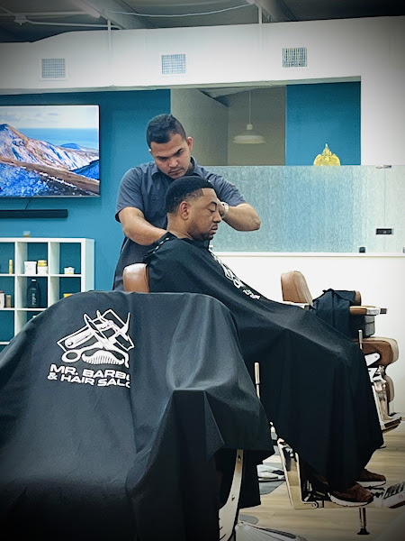 MR. BARBER & HAIR SALON 4