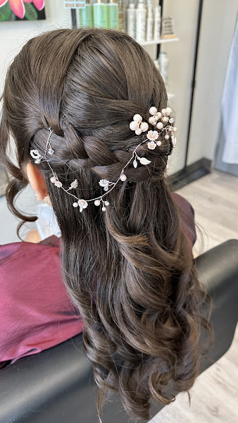 Joanna Katy Hairstylist 1