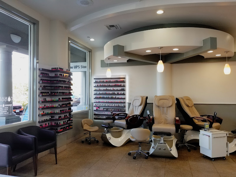 Happy Nails & Spa 4