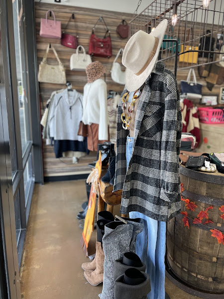 InStyle Fashion Resale Boutique 4