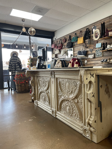 InStyle Fashion Resale Boutique 5