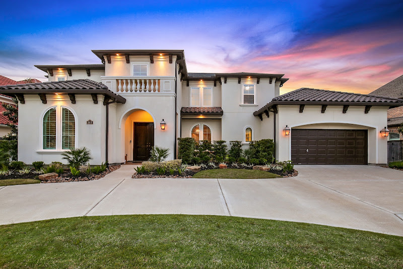 COMPASS | Real Estate Agent 2