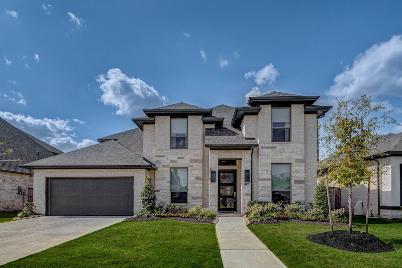 Leobell Martinez Group. Realtor Katy Compass 4