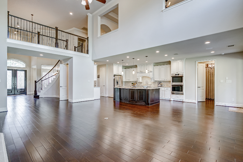 Leobell Martinez Group. Realtor Katy Compass 5
