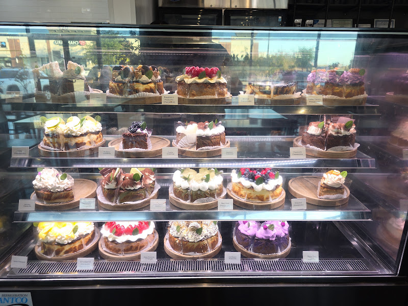 PETIT FOUR Dessert Cafe 4