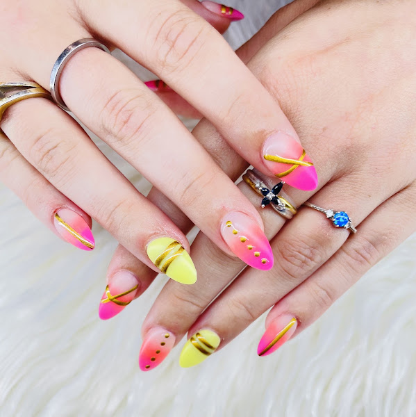 V NAILS & SPA IN CARROLLTON 4