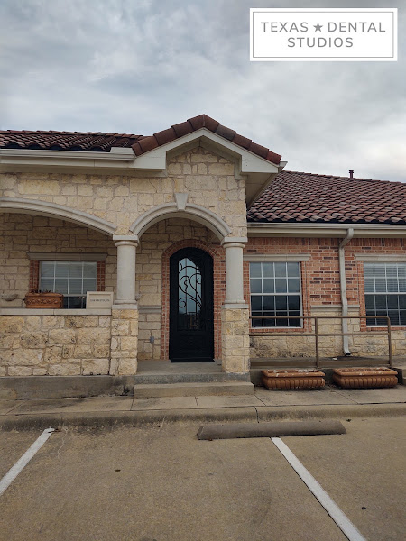 Carrollton Dental Studio - Dr Linh Nguyen 3