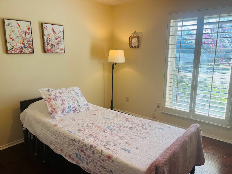 A Caring Home With Friends 5