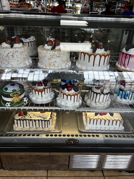 Estrella's Bakery 4