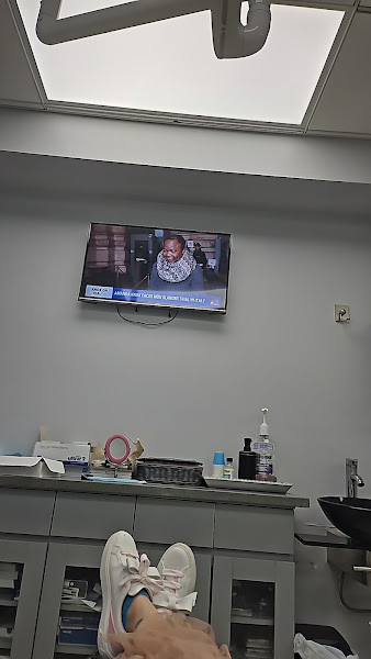 Universe Dental Center 3
