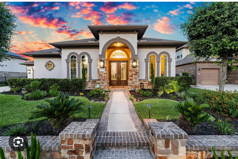 Thanh Le, Realtor 3
