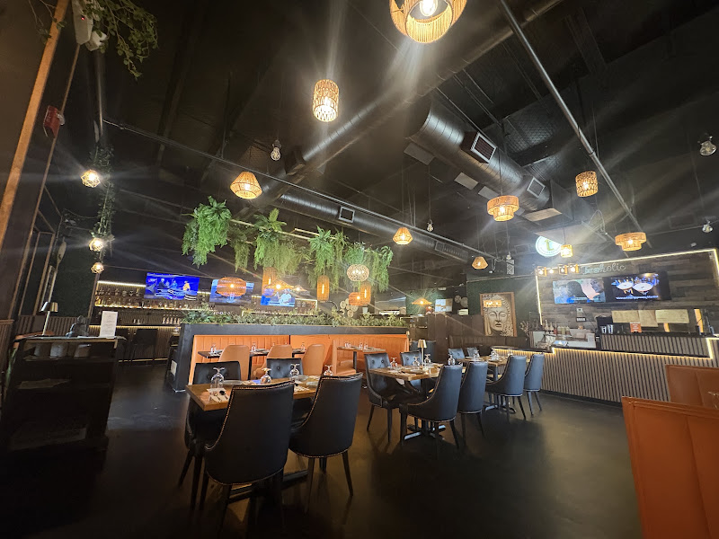 Kosmik Fusion Bar & Restaurant 3