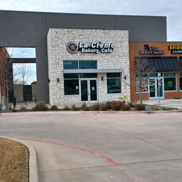 La Crème Bakery Café