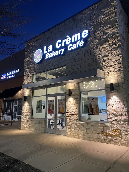 La Crème Bakery Café 4