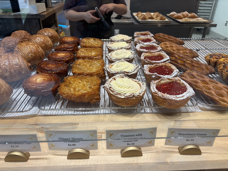 Cremcrittos Patisserie 3