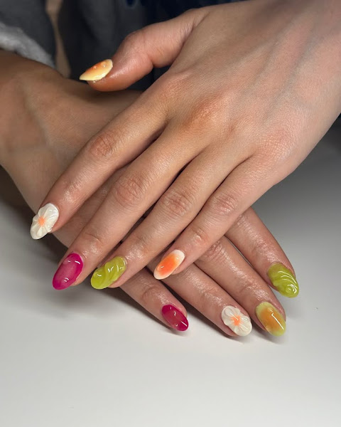 American Nail Salon & Bar 5