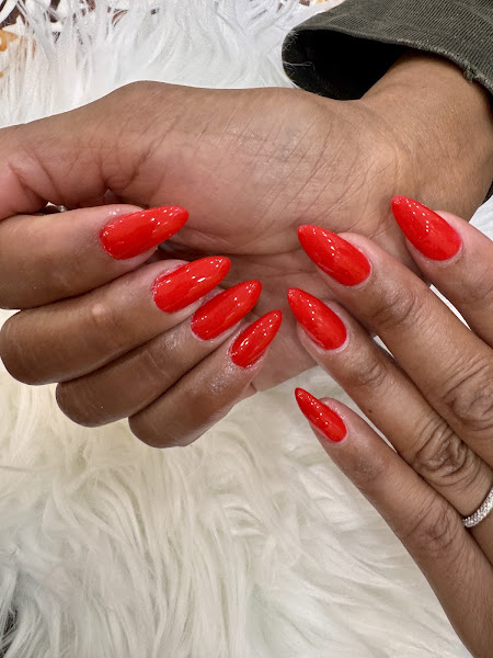 Golden Nail Bar 3