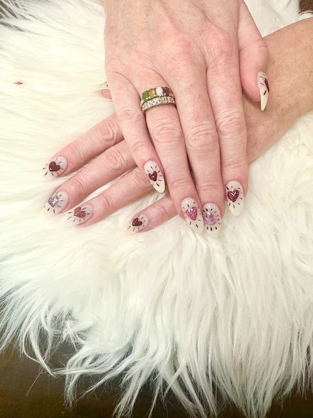 Golden Nail Bar 4