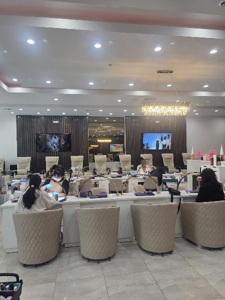 Gloss Nail & Spa 5