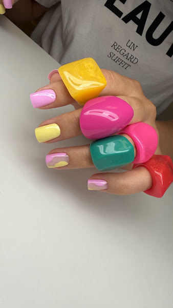 Mani Pedi Studio 4