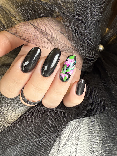 Mani Pedi Studio 5
