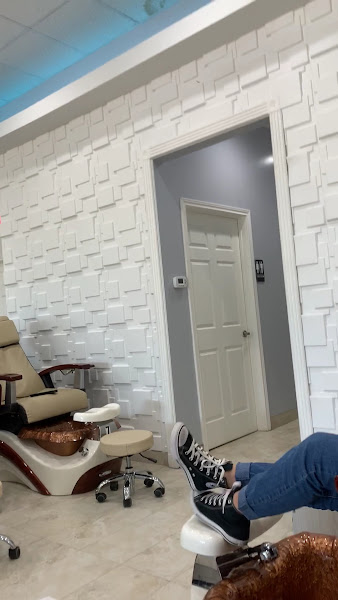 Modern Nails 2