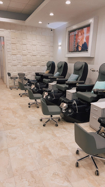 Modern Nails 4