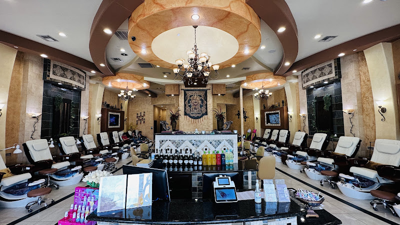 Belle Vous Nail Salon (Tom Thumb)