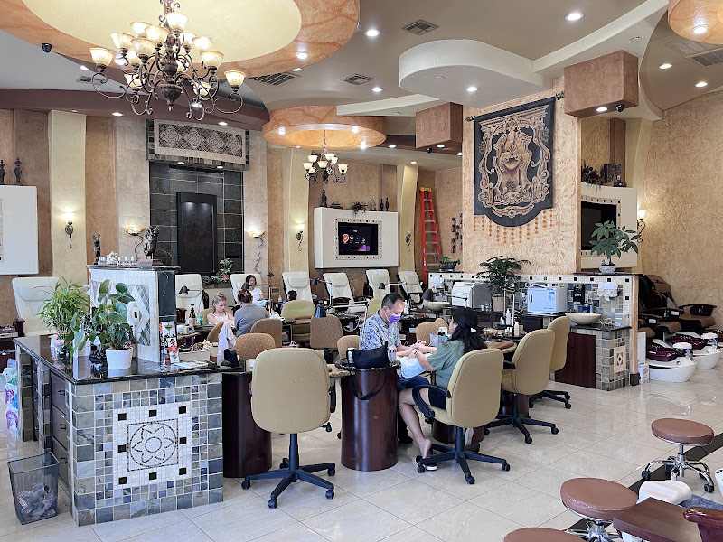Belle Vous Nail Salon (Tom Thumb) 3