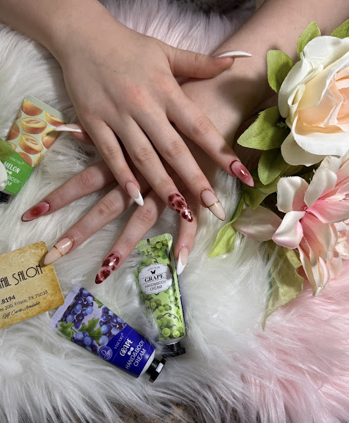 Luxe Nail Salon 4