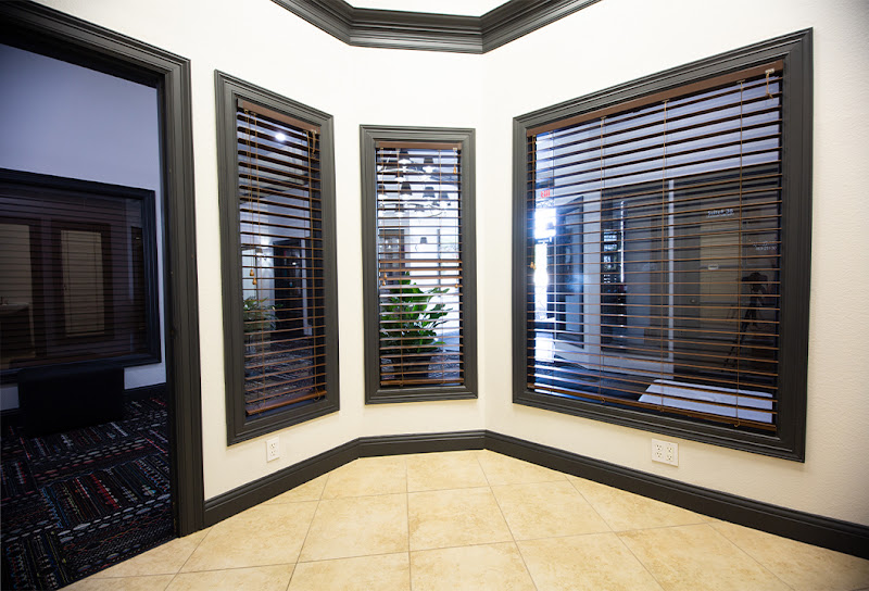 Salon Boutique 4