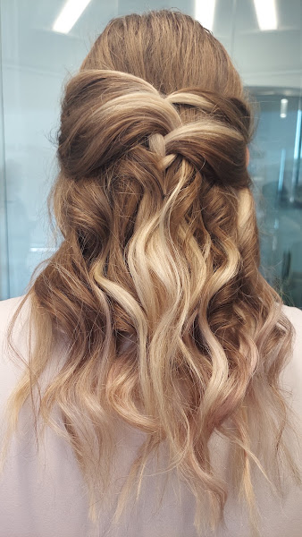 Hali’s Hair Salon 4
