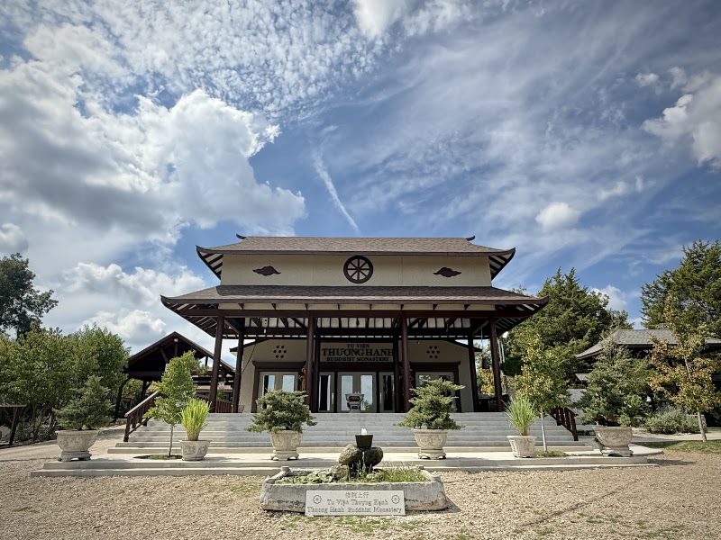 Thượng Hạnh Buddhist Monastery 4