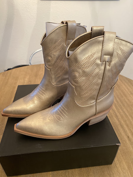 Apple Blvd Boutique 2