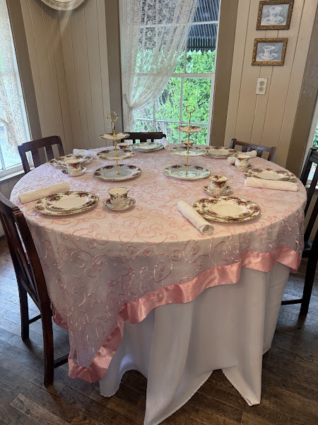 Four Friends Tea Room & Gifts 4