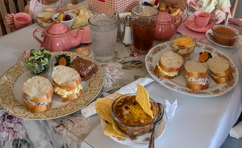 Four Friends Tea Room & Gifts 5